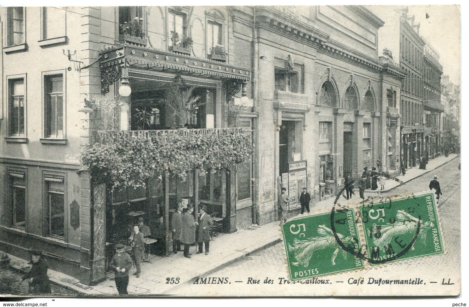 N°6084 T -cpa Amiens -rue Des Trois Cailloux -café Dufourmantelle- - Cafés