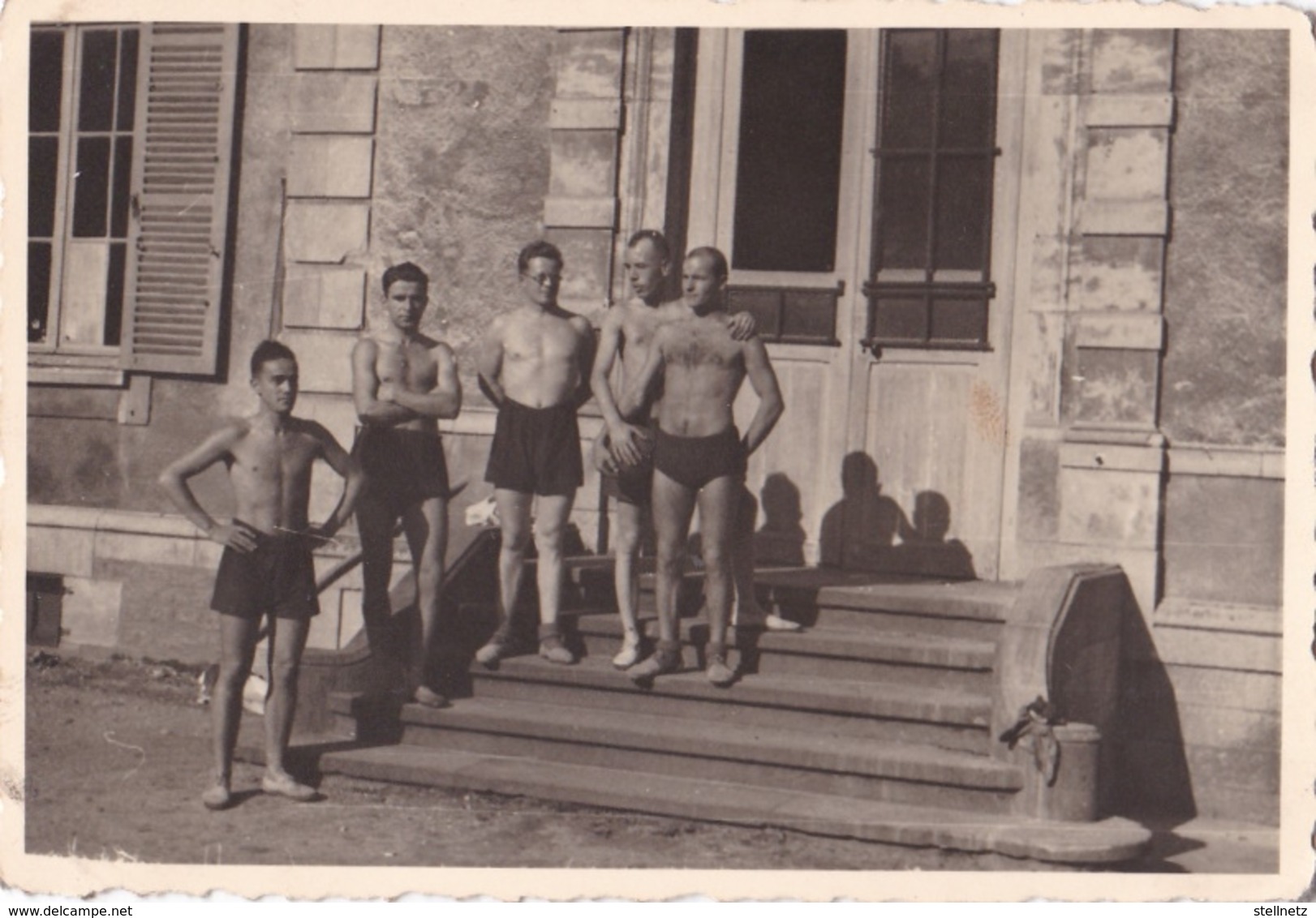 4 Originalfotos Von Deutschen Soldaten In Nevers 1941 - Krieg, Militär