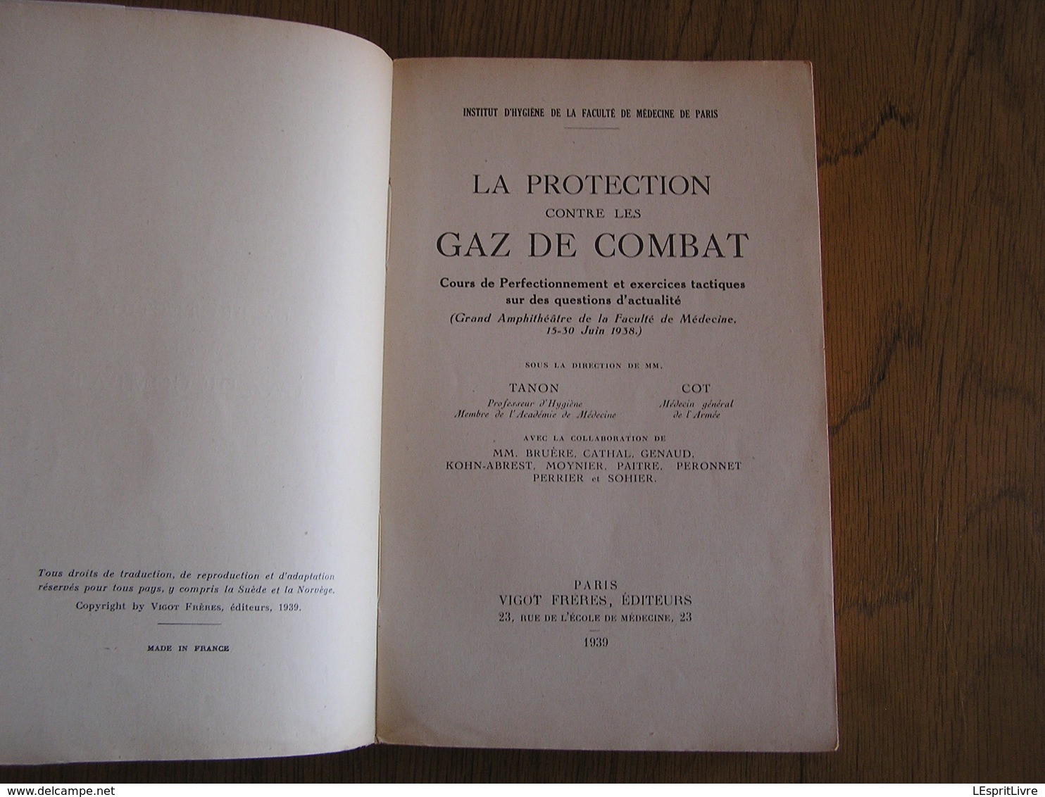 LA PROTECTION CONTRE LES GAZ DE COMBAT Défense Passive Traitement Blessé Temps De Guerre Détection Arme Chimique - War 1939-45