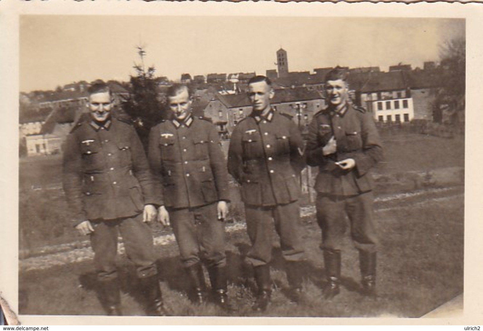 Foto 4 Deutsche Soldaten - 2. WK - 8*5,5cm  (48475) - Krieg, Militär