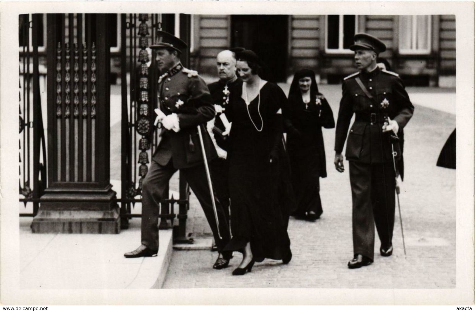 CPA AK Le Roi Leopold III Et La Reine Astrid BELGIAN ROYALTY (759152) - Familles Royales