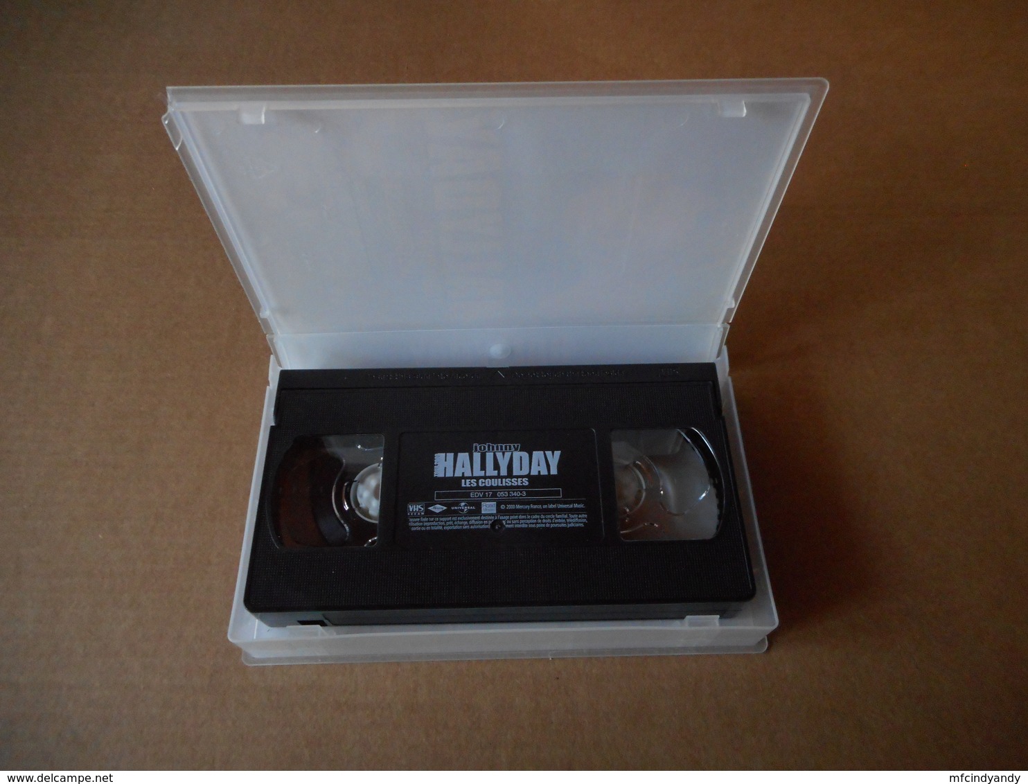 Cassette VHS - Johnny Hallyday - Tour 2000 Les Coulisses - Conciertos Y Música