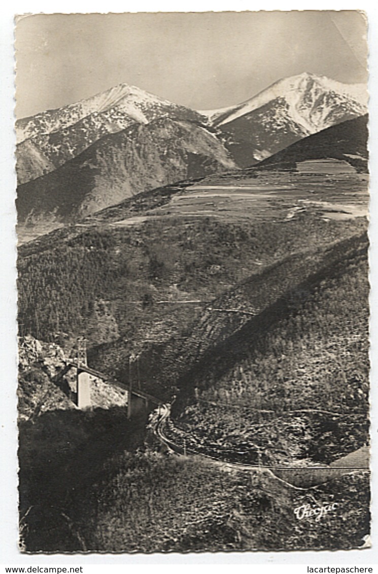 X122021 PYRENEES ORIENTALES CERDAGNE FRANCAISE PLANES LE PONT GISCLARD ET LA CHAINE DES PYRENEES TRAIN JAUNE - Otros & Sin Clasificación