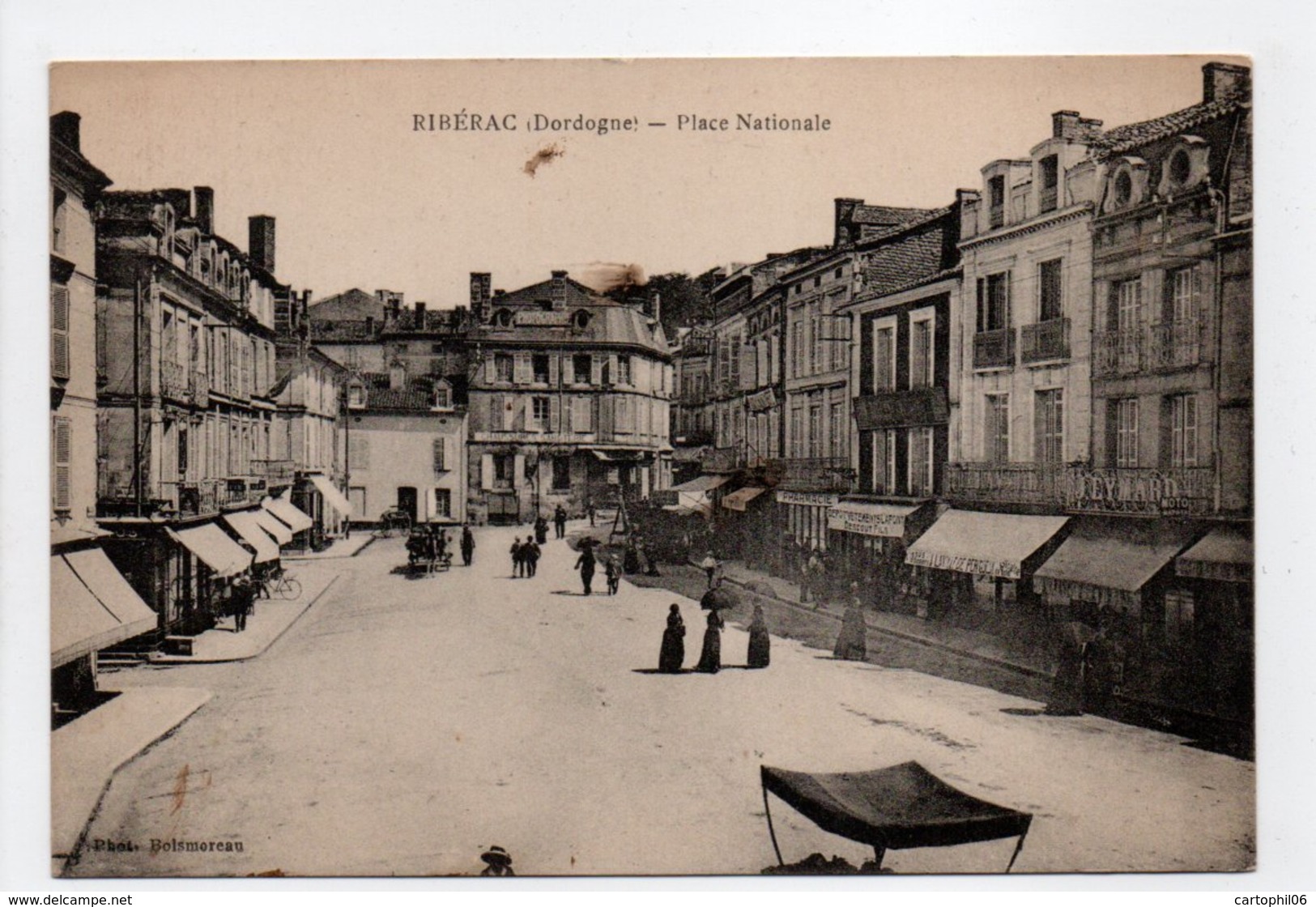 - CPA RIBÉRAC (24) - Place Nationale - Photo Boismoreau - - Riberac