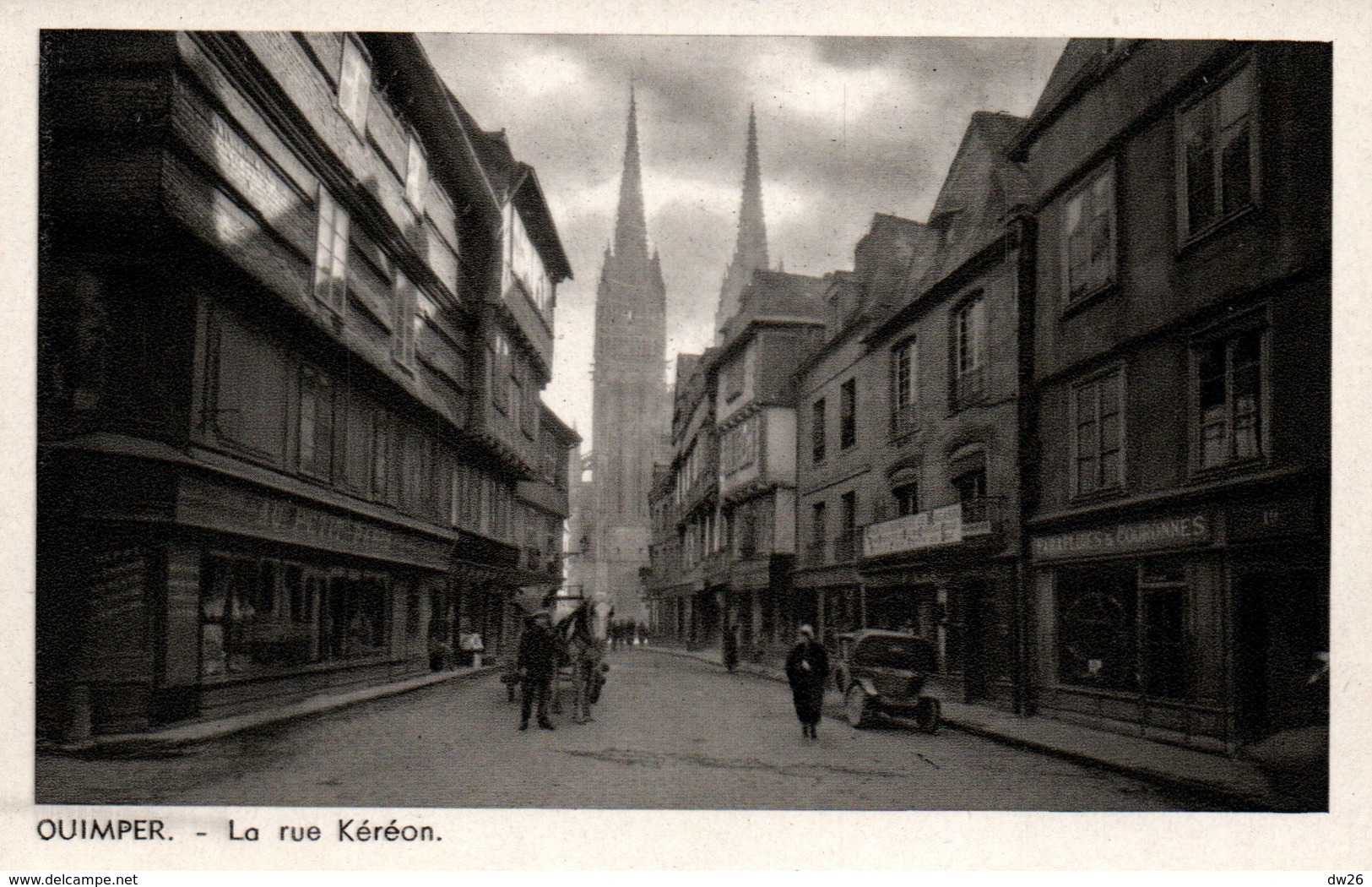 Quimper (Finistère) La Rue Kéréon, Cathédrale Au Fond - Edition La Civette - Carte Vernie Non Circulée - Quimper