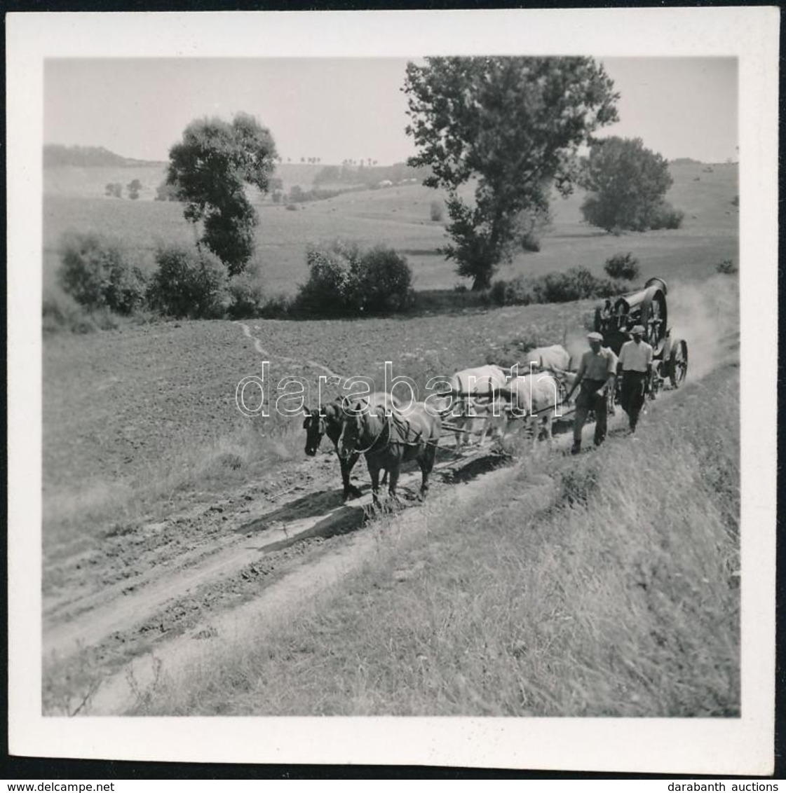 Cca 1936 Kinszki Imre (1901-1945) Budapesti Fotóművész Hagyatékából, Jelzés Nélküli Vintage Fotó (Gőzgép Vontatása), 6,2 - Autres & Non Classés