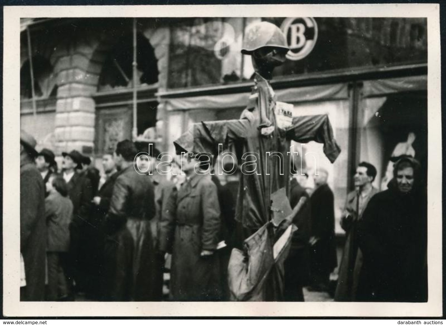 1956 Budapest, életkép A Forradalomból, 6×8 Cm - Autres & Non Classés