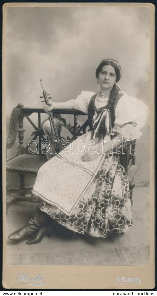 Cca 1910 Nagykikinda, Hecskó Mór Fényképész Műtermében Készült Vintage Fotó, Lány Hegedűvel, 20,3x11 Cm - Autres & Non Classés