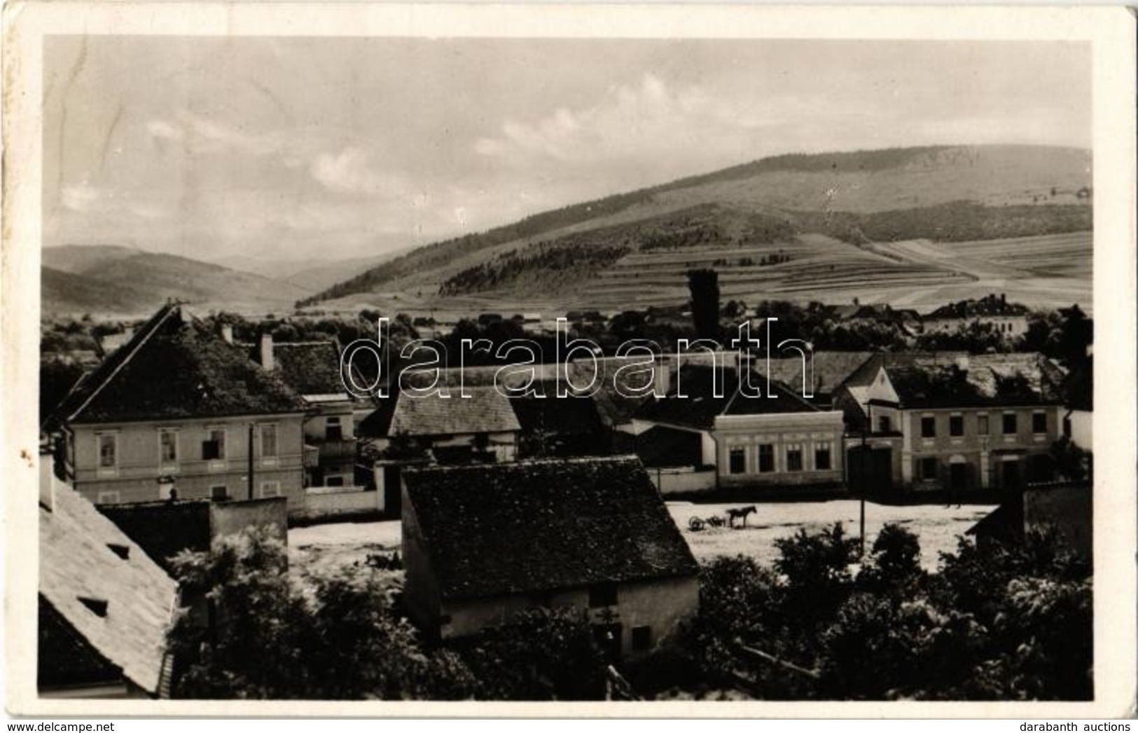 T2/T3 1942 Csíkszépvíz, Szépvíz, Frumoasa; Fő Tér, üzlet, Háttérben A Kishavas / Main Square, Shop, Mountain (EK) - Non Classés