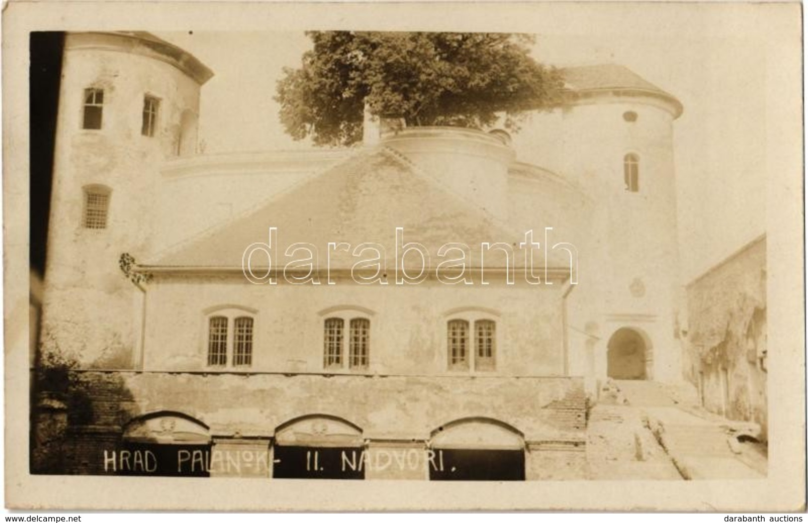 ** T1 Munkács, Mukacheve, Mukacevo; Vár, II. Udvar / Hrad Palanok, II. Nádvori / Castle Courtyard. Photo - Non Classés