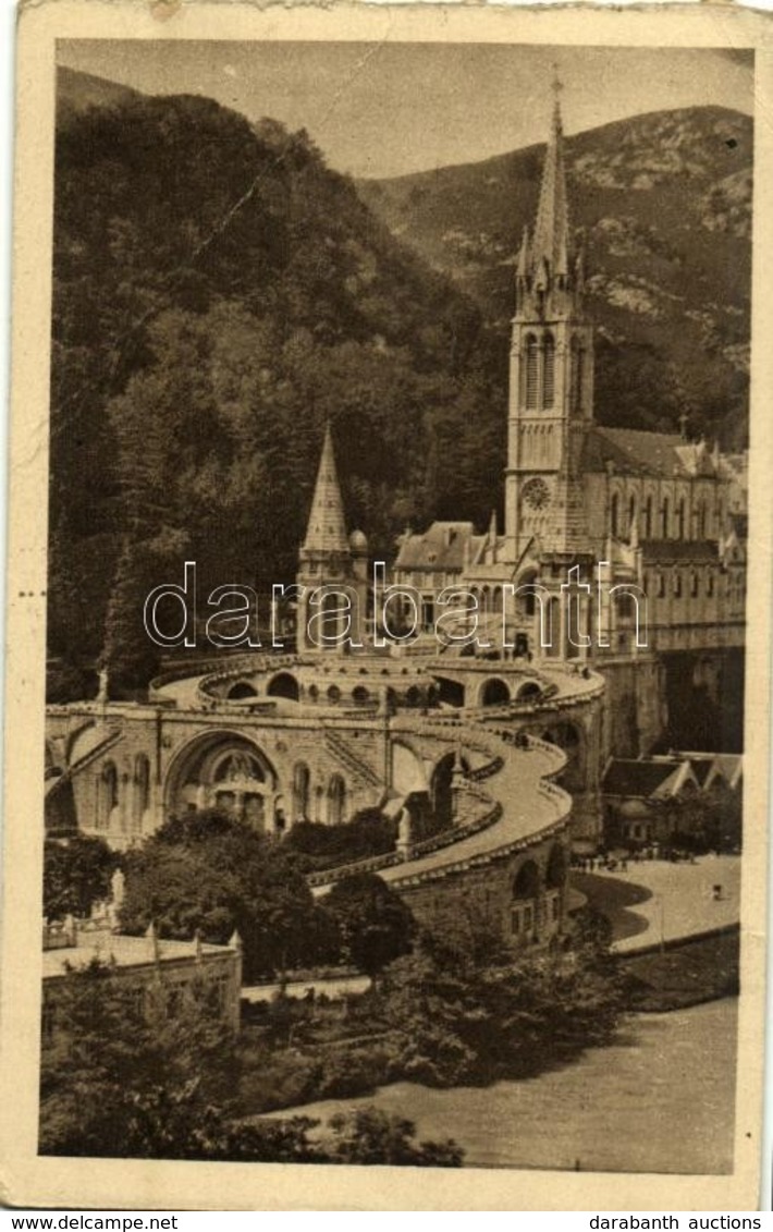 T2/T3 1934 Lourdes, La Basilique Et Le Gave / Church (EB) - Non Classés