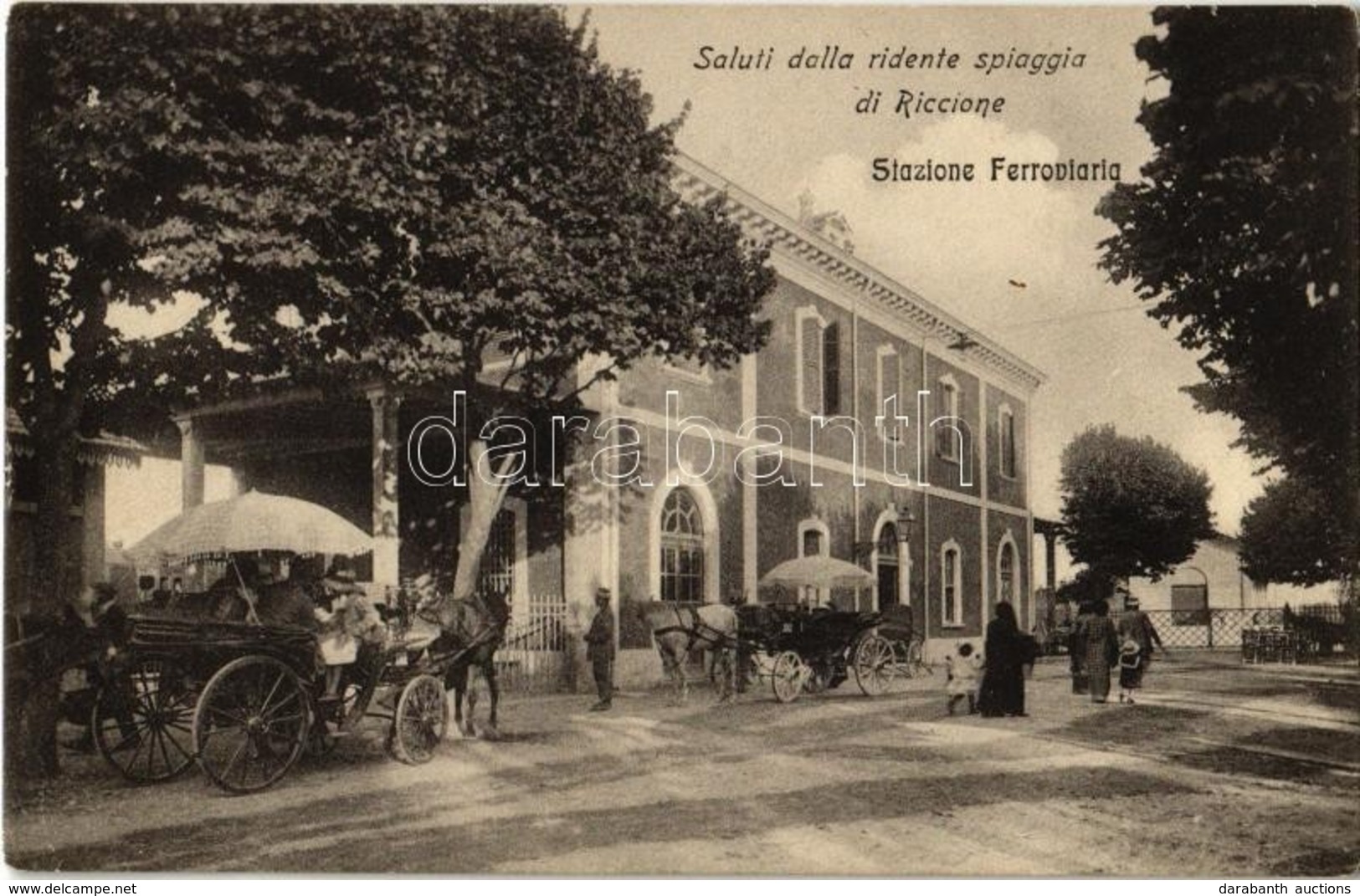 ** T1/T2 Riccione, Saluti Dalla Ridente Spiaggia, Stazione Ferroviaria / Railway Station With Horse Chariots - Non Classés