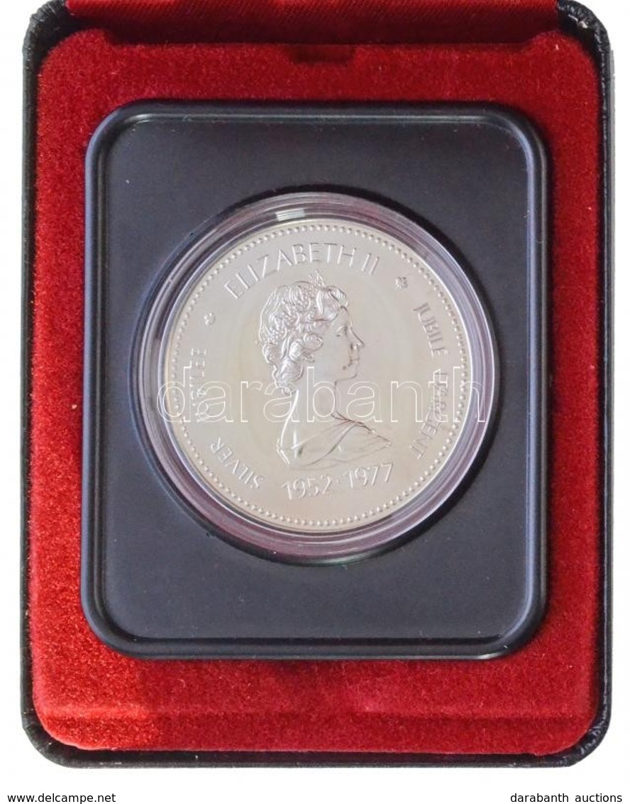 Kanada 1977. 1D Ag "II. Erzsébet / Ezüstjubileum" Dísztokban T:1 Canada 1977. 1 Dollar Ag "Elisabeth II / Silver Jubilee - Non Classés