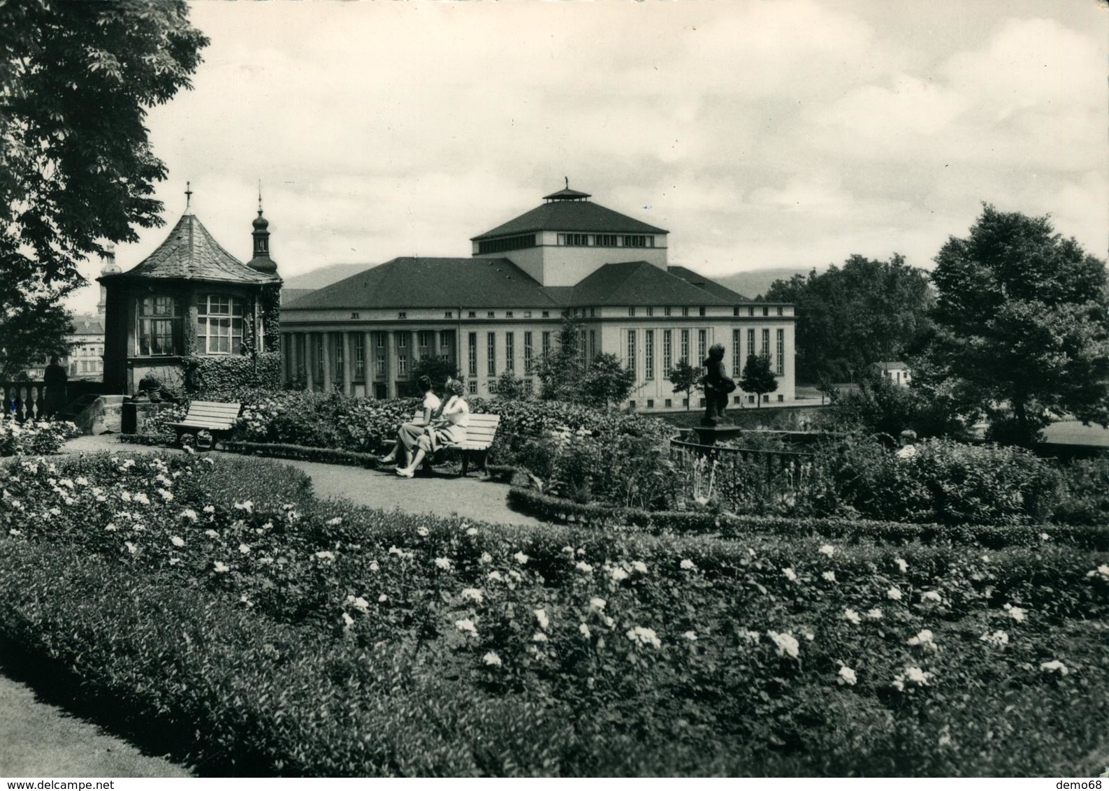 Saarbruecken Stadtpark Allemagne Date Illisible Timbre Décollé - Saarbruecken