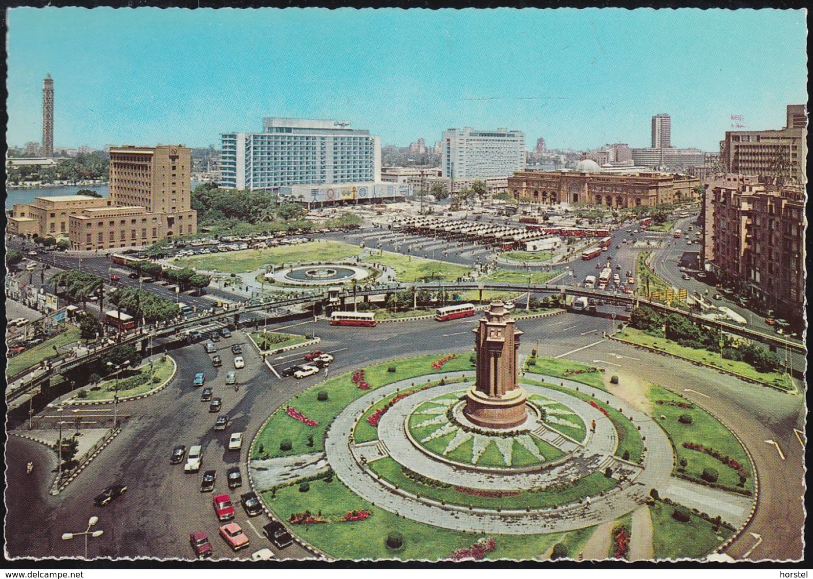 Ägypten - Kairo - Cairo - Hilton Hotel And Egyptian Museum - Cars - Busbahnhof - Kairo