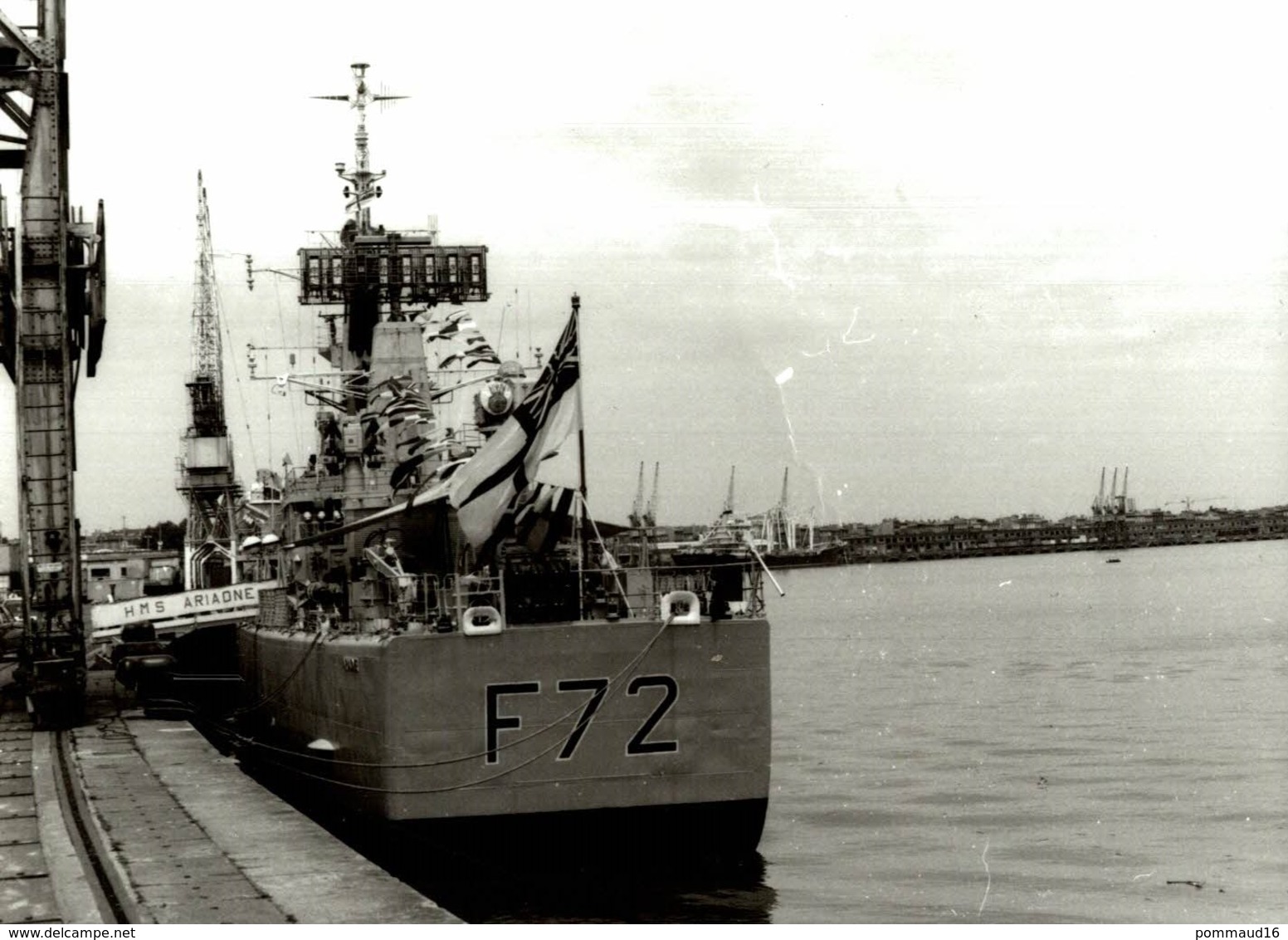 Photographie D'un Navire De Guerre HMS Aria One F72 - Reproduction - Bateaux