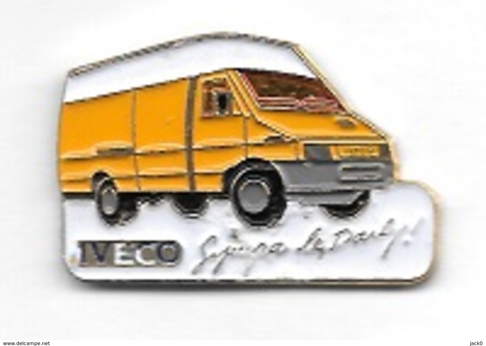 Pin's  Automobile  IVECO  Jaune  Sympa  Le  Daily - Autres & Non Classés