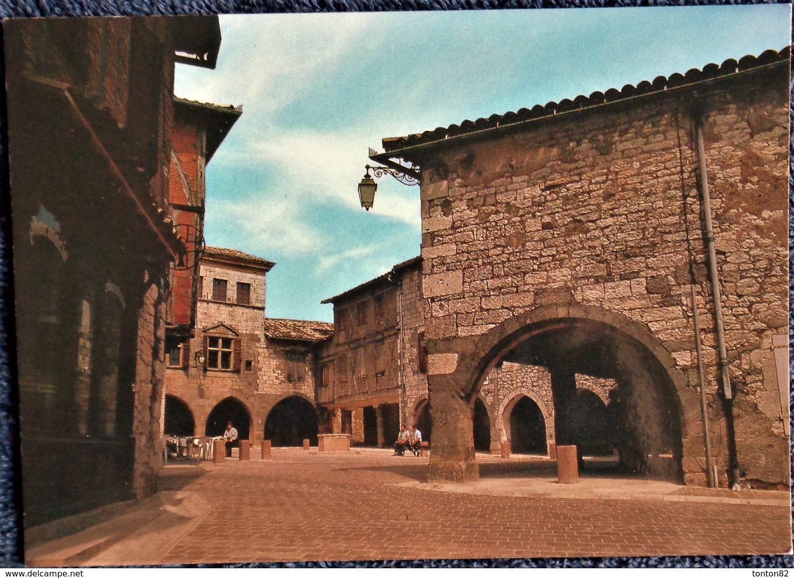 Castelnau De Montmirail - Place Des Arcades . - Castelnau De Montmirail