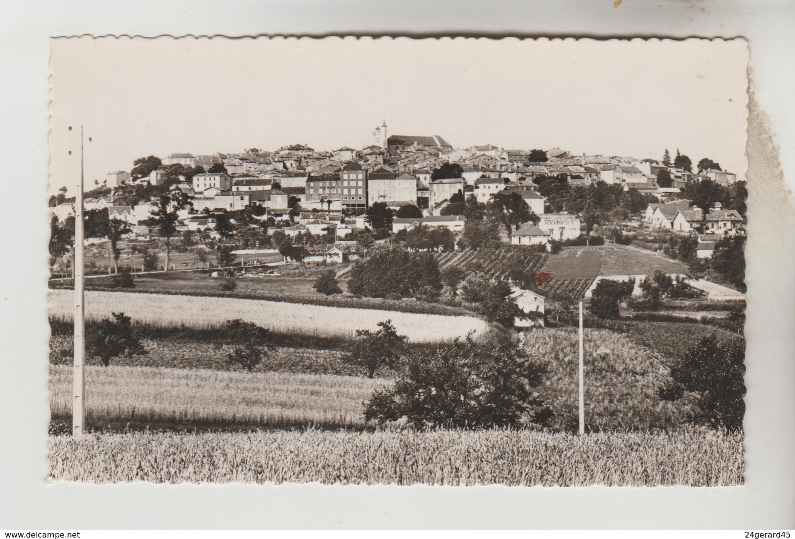 LOT 23022050 CPSM MONFLANQUIN (Lot Et Garonne) - Panorama - Monflanquin