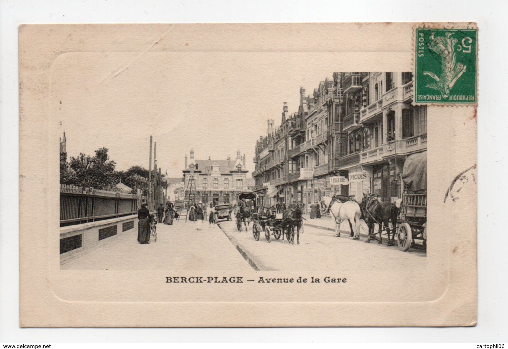 - CPA BERCK-PLAGE (62) - Avenue De La Gare (belle Animation) - Collection Courtoisnon - - Berck