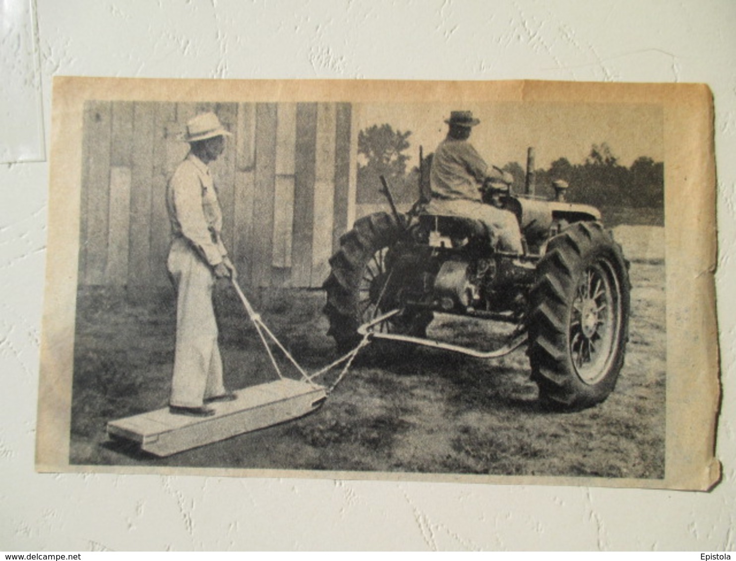 USA Louisiane - Tracteur Américain Avec Traineau Coupe-Patate "Tractor Sled Potato Cutter" -Coupure De Presse De 1948 - Tracteurs