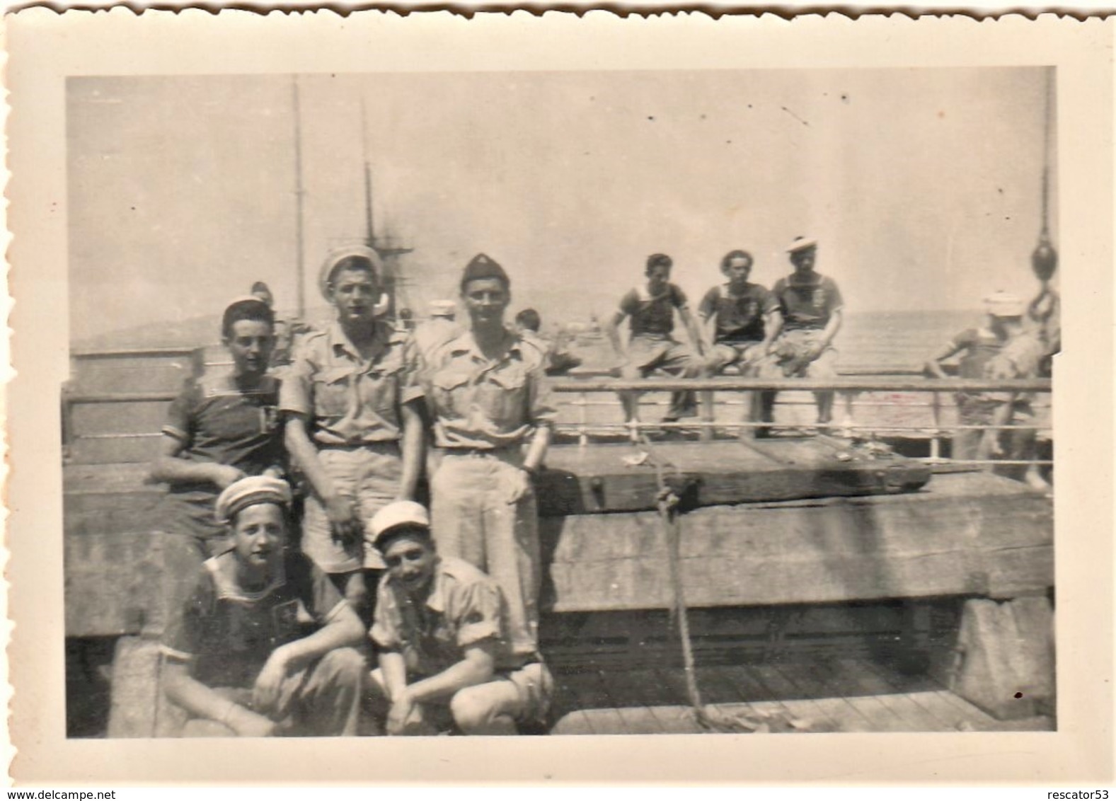 Rare Photo Marins Et Légionnaires Sur Pont Bateau Ou Quai  Surement En Méditerranée Format 6 X 8.5 Cm - 1939-45