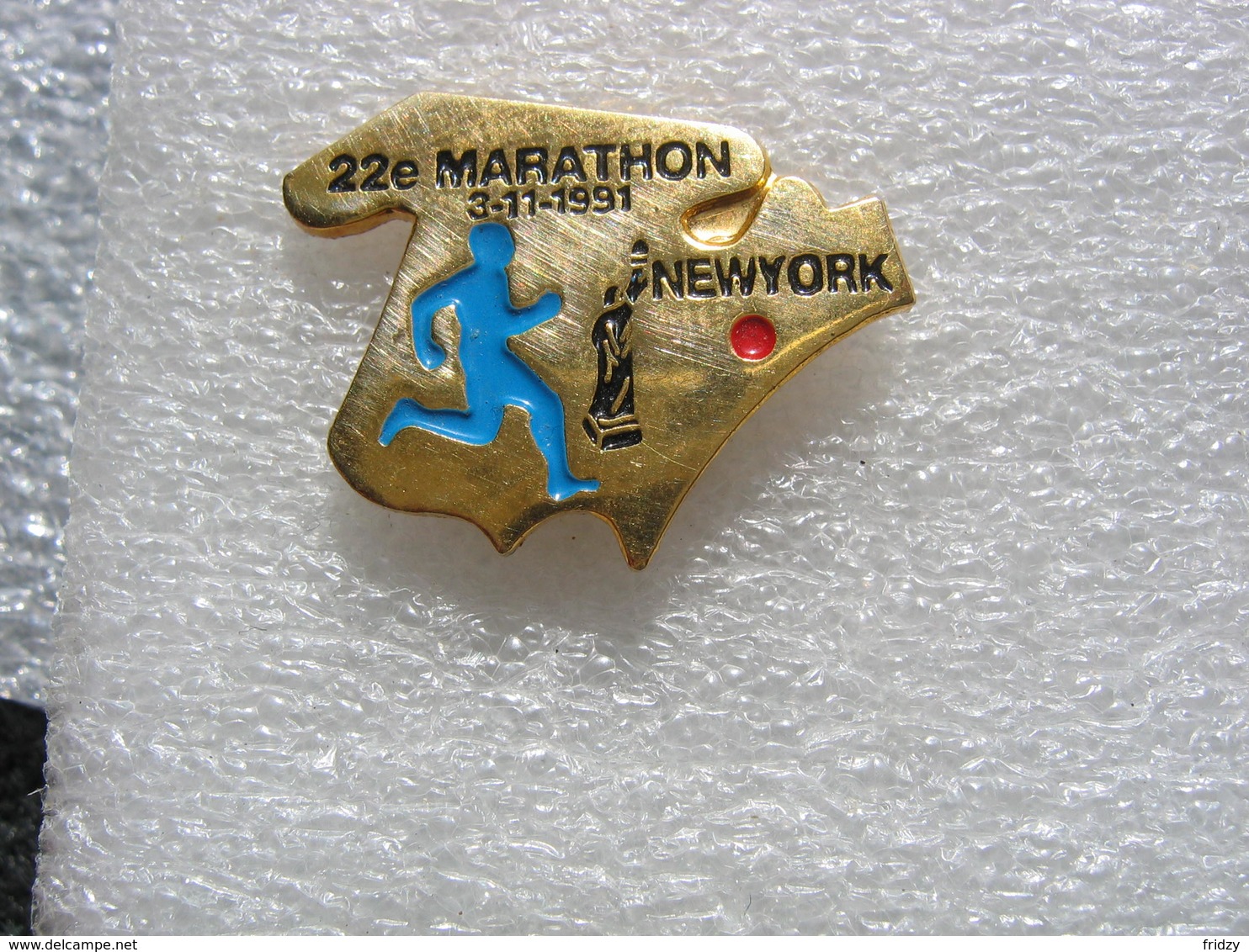 Pin's Du 11e Marathon De NEW YORK Le 3 Novembre 1991 - Athlétisme