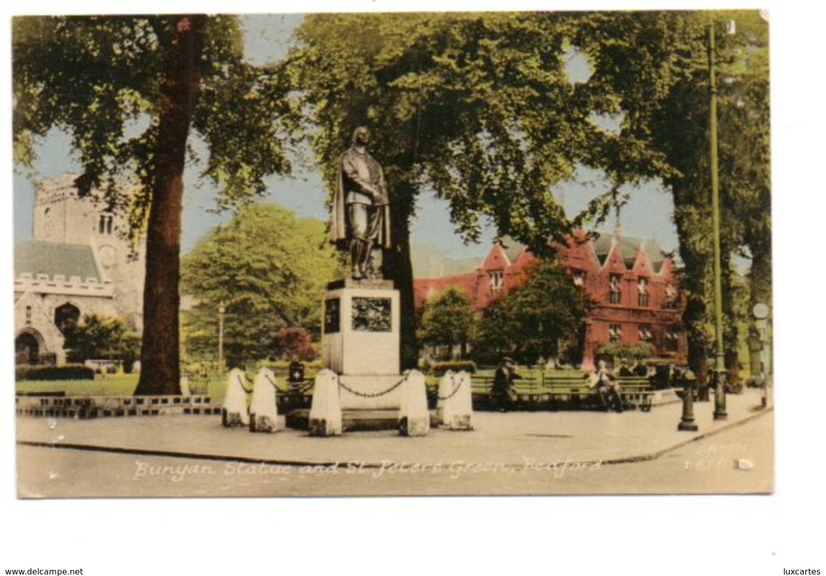 BEDFORD. BUNYAN STATUE AND ST. PETER' S GREEN . - Bedford