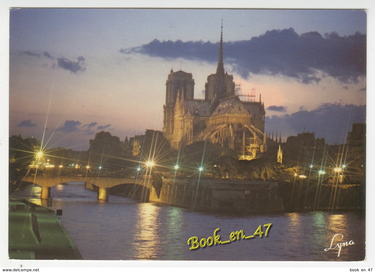 {59940} 75 Paris Effets De Lumière Sur Notre Dame Et La Seine - Notre Dame De Paris