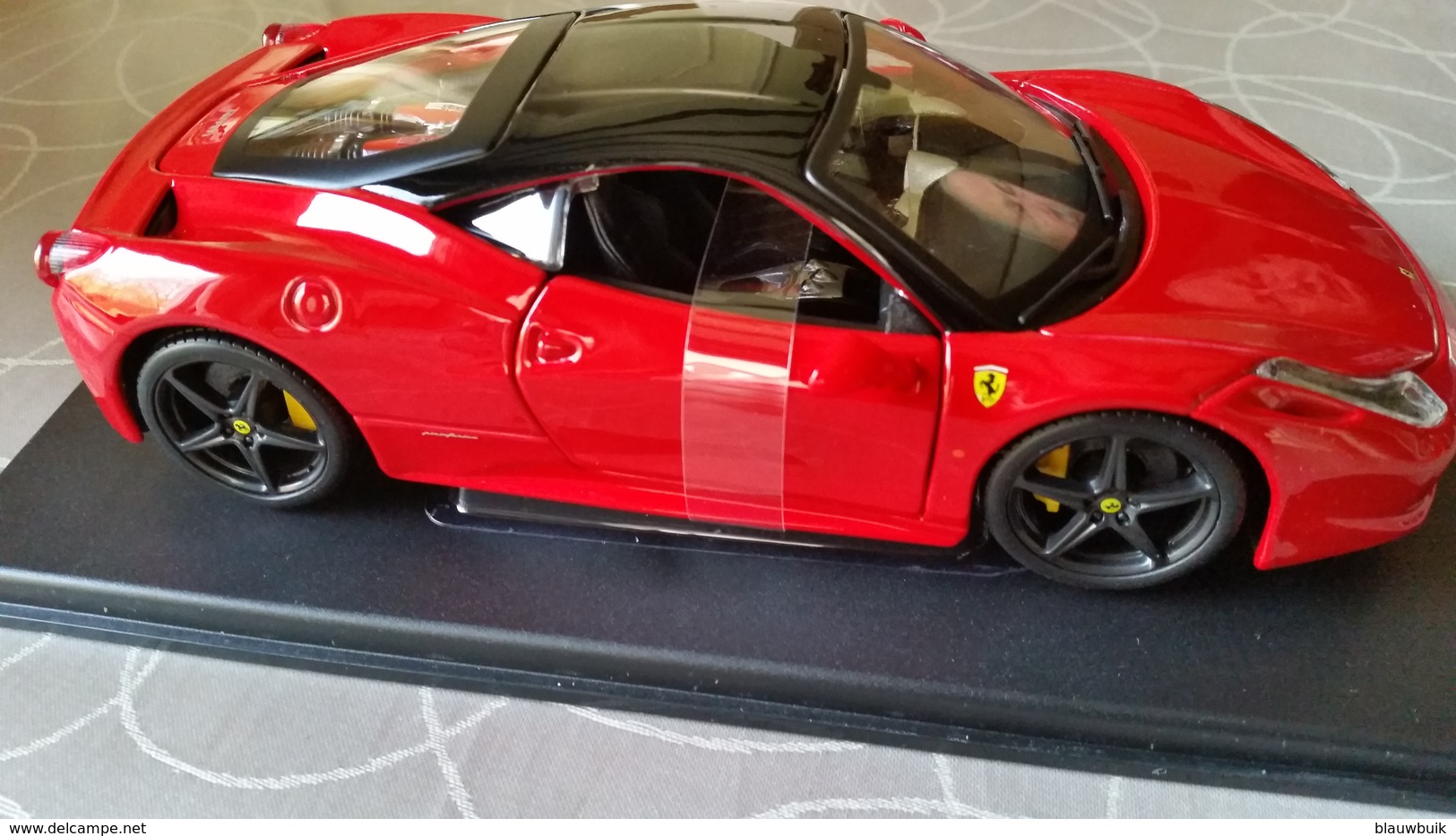 EDICOLA Ferrari 458 Italia 2009 Rood 1/24 - Burago