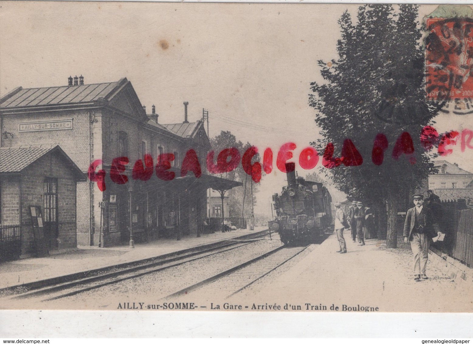 80 - AILLY SUR SOMME - LA GARE  ARRIVEE D' UN TRAIN DE BOULOGNE - 1915 - Ailly Sur Noye