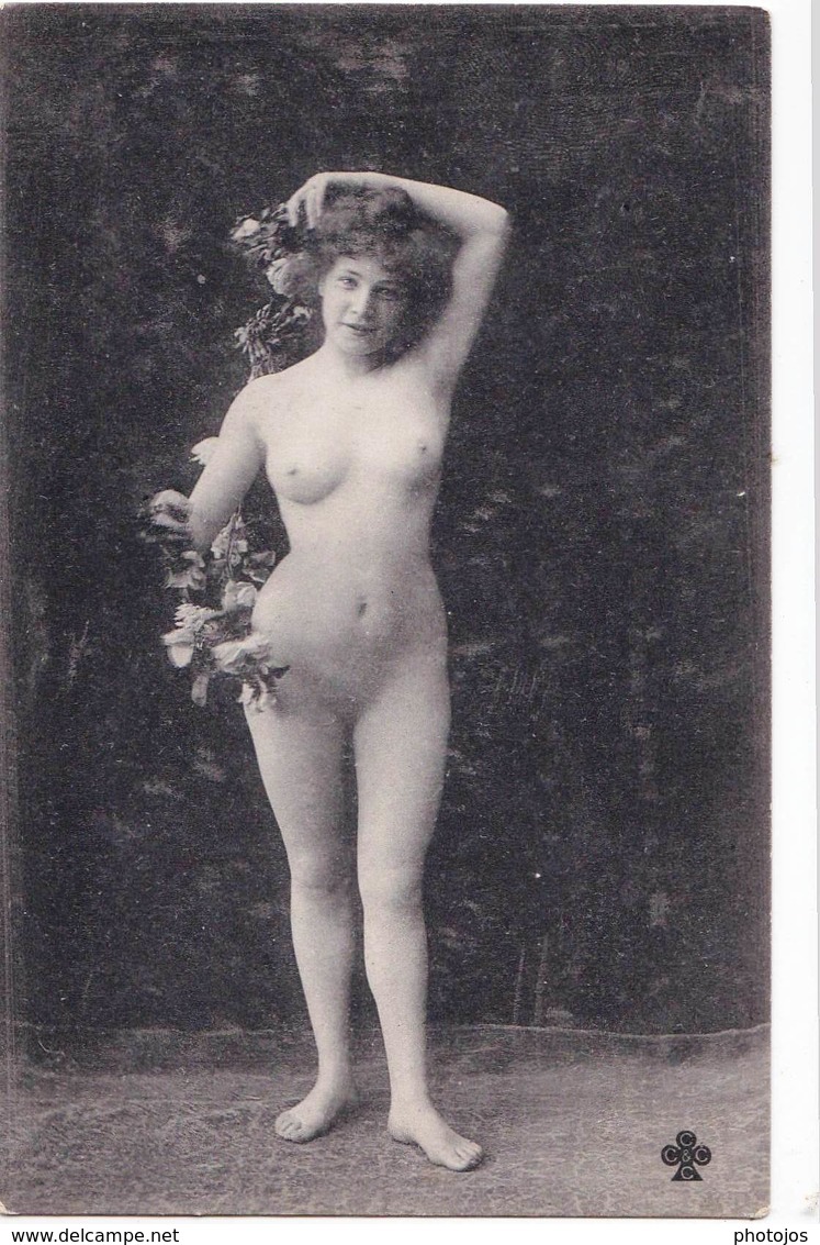 CPA  Nu Artistique     Jeune Femme Nue à La Guirlande De Fleur     Ed CCC - Pin-Ups