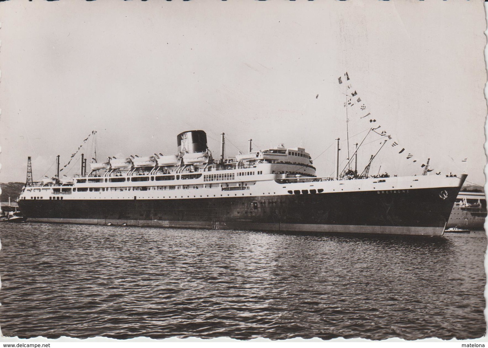 BATEAUX PAQUEBOT BRETAGNE SOCIETE GENERALE DE TRANSPORTS MARITIMES A VAPEUR CONSTRUIT ST NAZAIRE 1951 - Paquebots