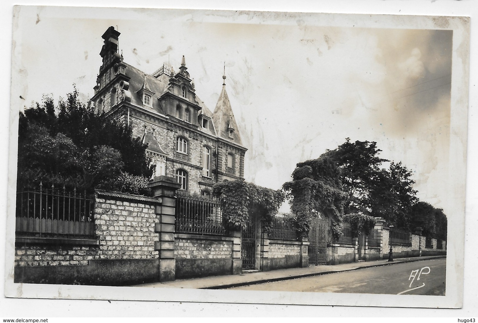 LE CHESNAY - N° 3007 - CHATEAU DE S.M. LA REINE AMELIE DE PORTUGAL - FORMAT CPA  NON VOYAGEE - Le Chesnay