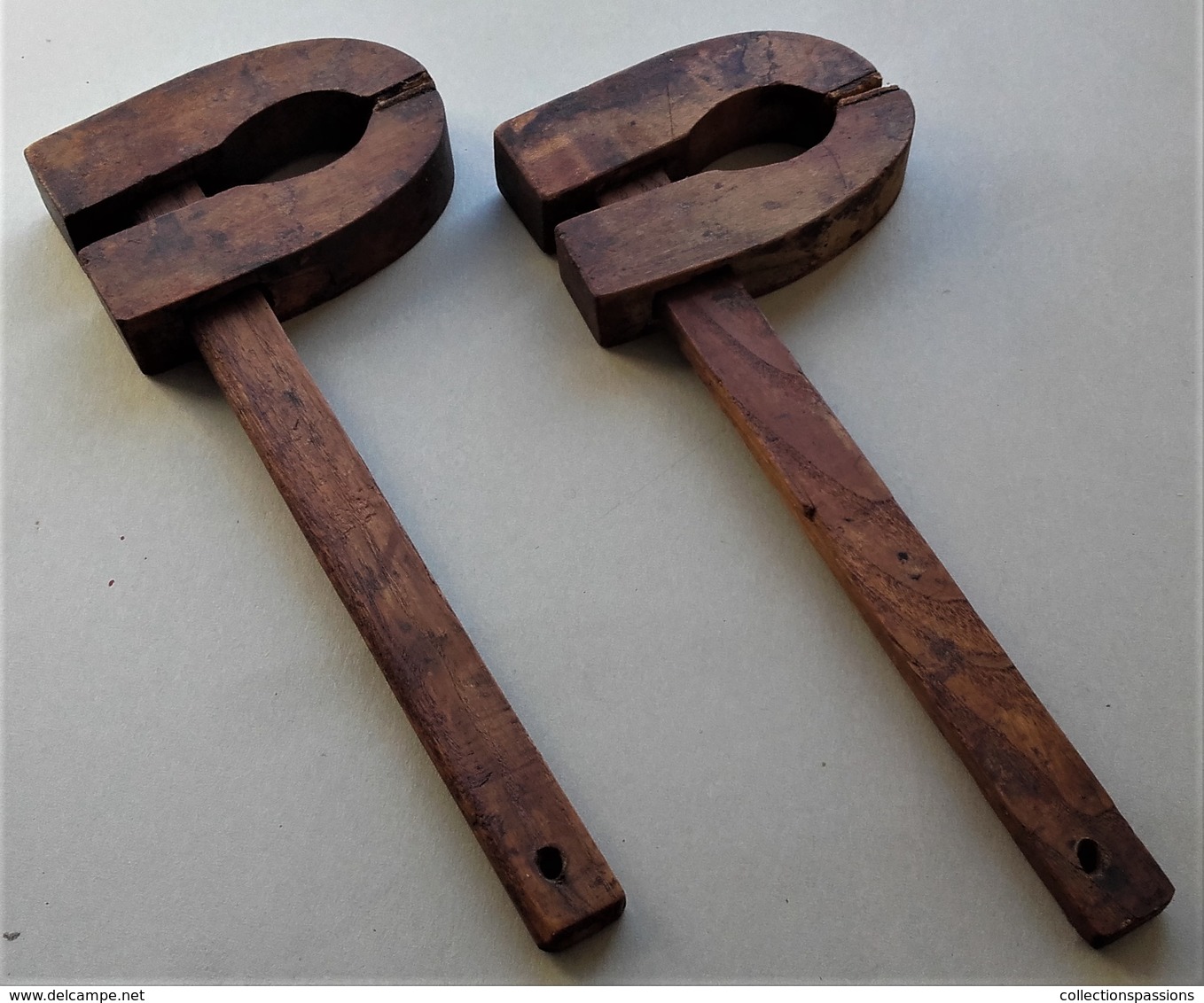 - MENUISERIE - Lot De 2 Serre Joints En Bois - - Outils Anciens