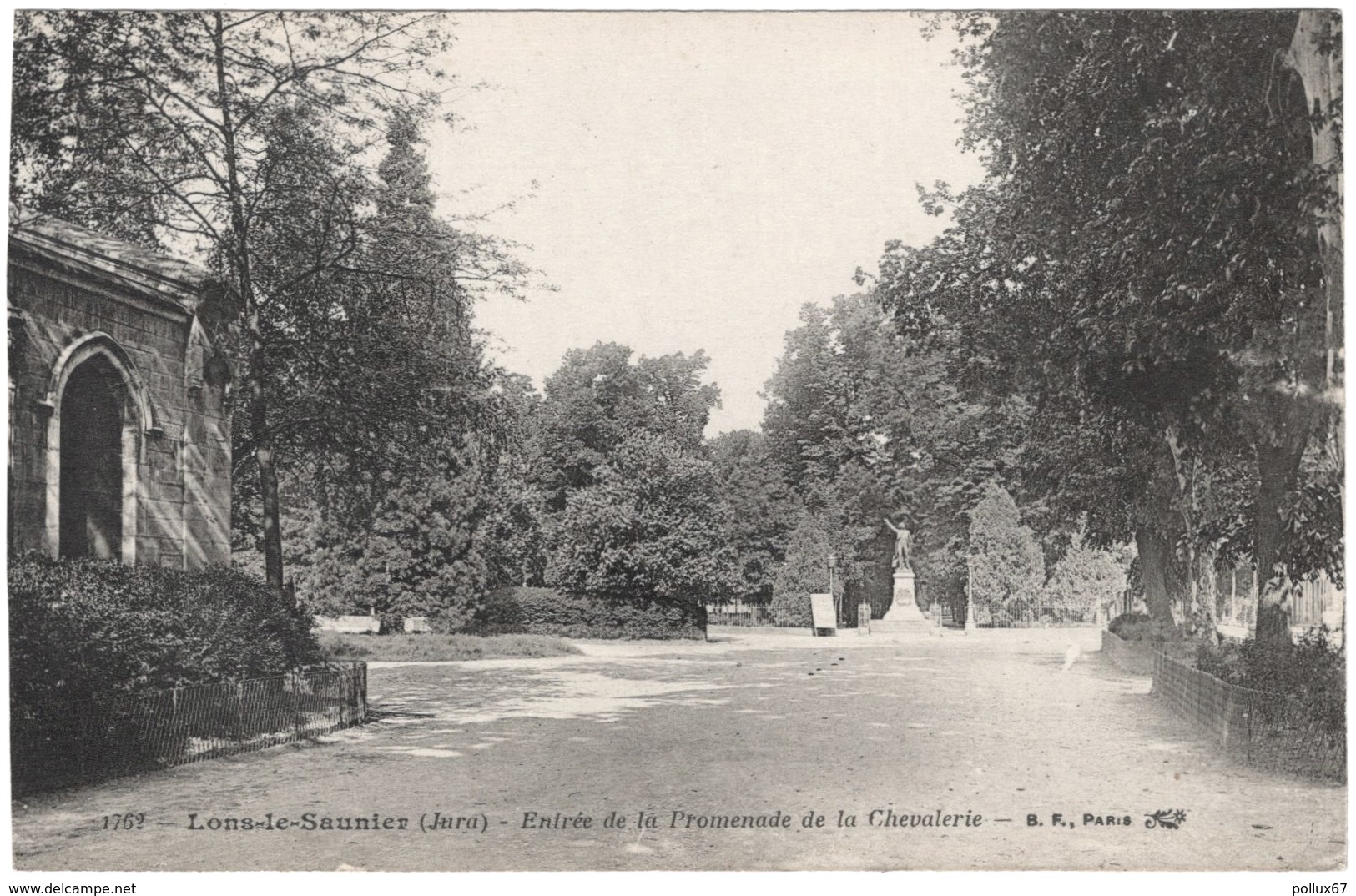 CPA DE LONS-LE-SAUNIER  (JURA)  ENTREE DE LA PROMENADE DE LA CHEVALERIE - Lons Le Saunier