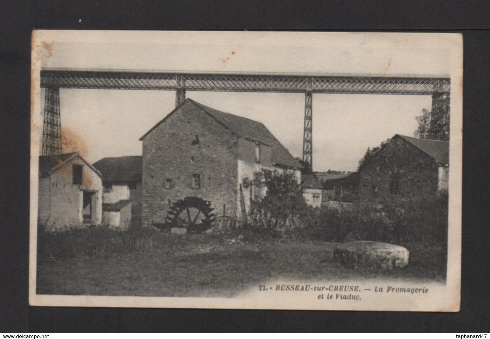 CPSM Pf . 23 . BUSSEAU-sur-CREUSE . La Fromagerie Et Le Viaduc . - Autres & Non Classés