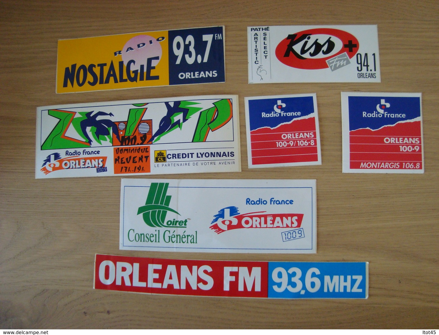 LOT DE 7 AUTOCOLLANTS  RADIO KISS + ORLEANS FM RADIO FRANCE - Autocollants