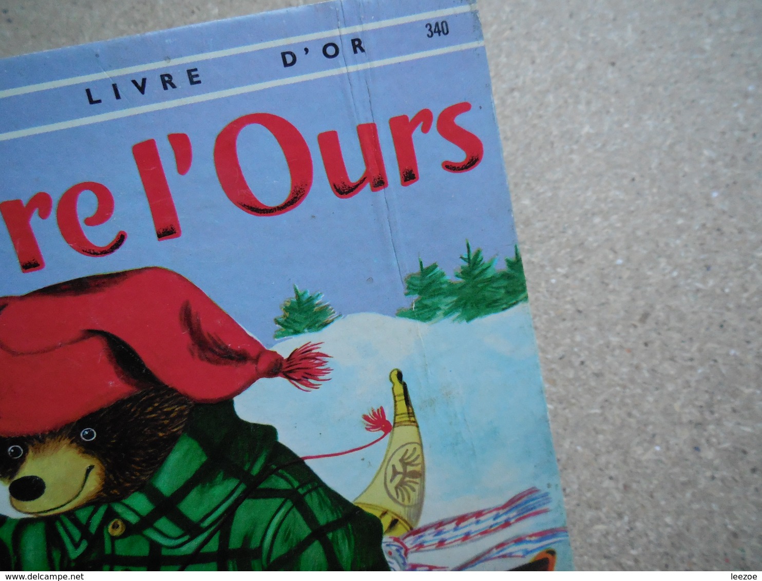 un petit livre d'or, Pierre l'ours  P. Scarry, illustrations de R. Scarry 1971.....4A010320