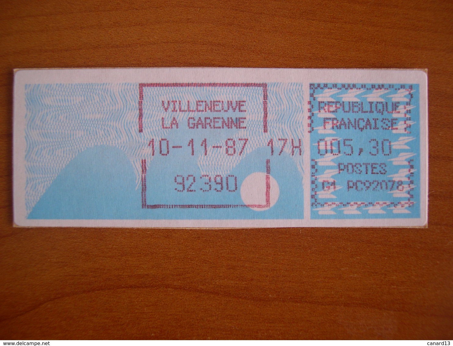 Vignette Distributeur  5.30 Villeneuve La Garenne (92) - 1985 « Carrier » Papier