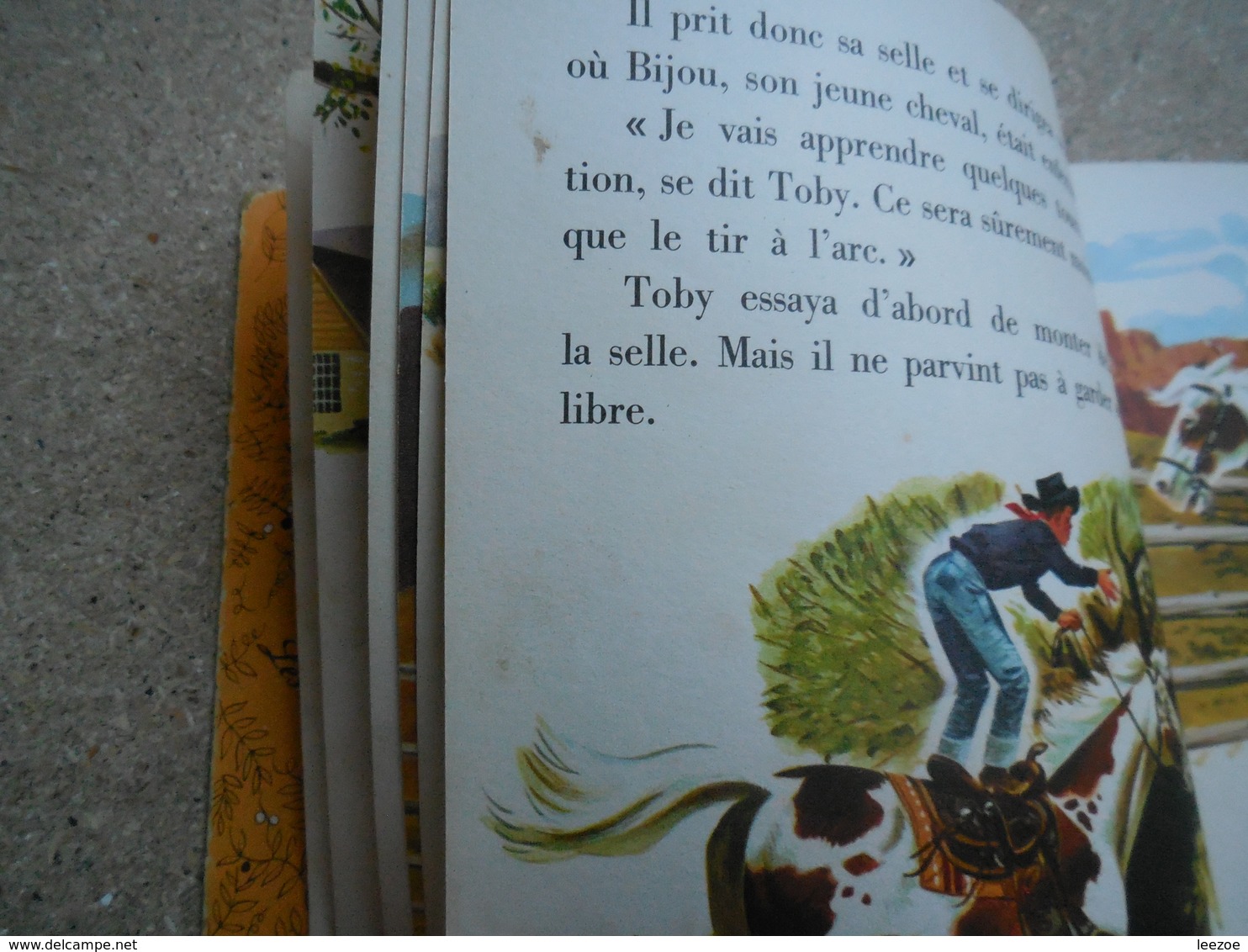 un petit livre d'or roy rogers et son ami toby....4A010320