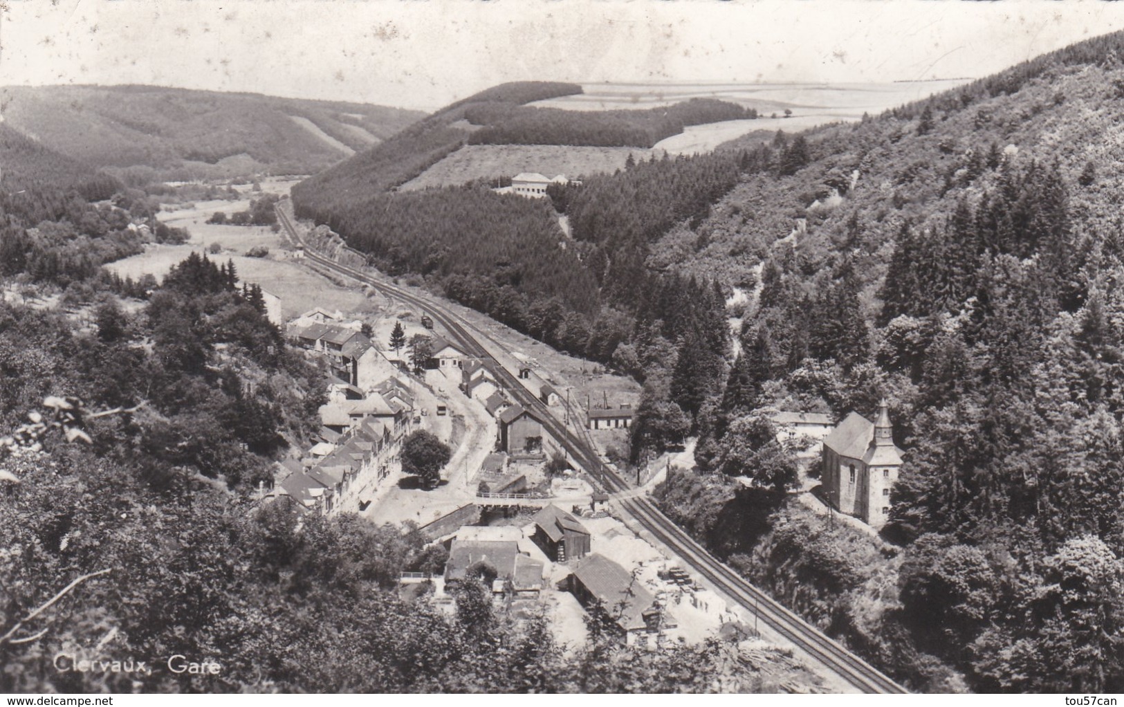 CLERVAUX - GRAND DUCHÉ DU LUXEMBOURG - CPSM DENTELÉE DE LA GARE. - Clervaux