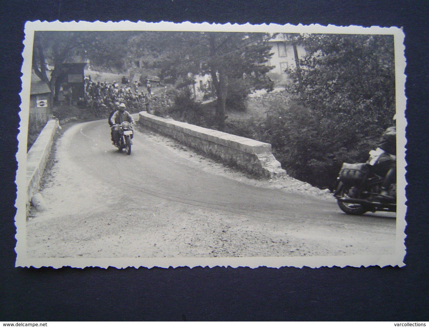 6 X PHOTOGRAPHIE Ancienne 1960 : CYCLISME / TOUR DE FRANCE / COL DU ? / MOTO DE PRESSE JOURNAL LE SOIR - Cyclisme