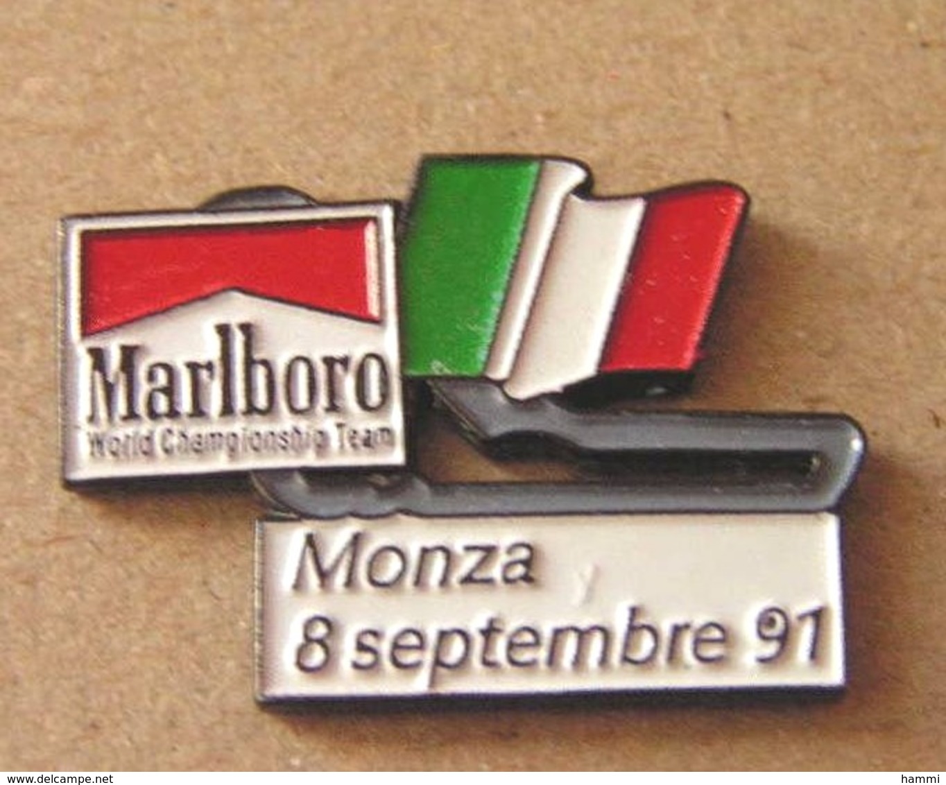 V398 Pin's F1 Formule 1 Grand Prix Monza Italie Italia Marlboro Tabac Achat Immédiat - F1