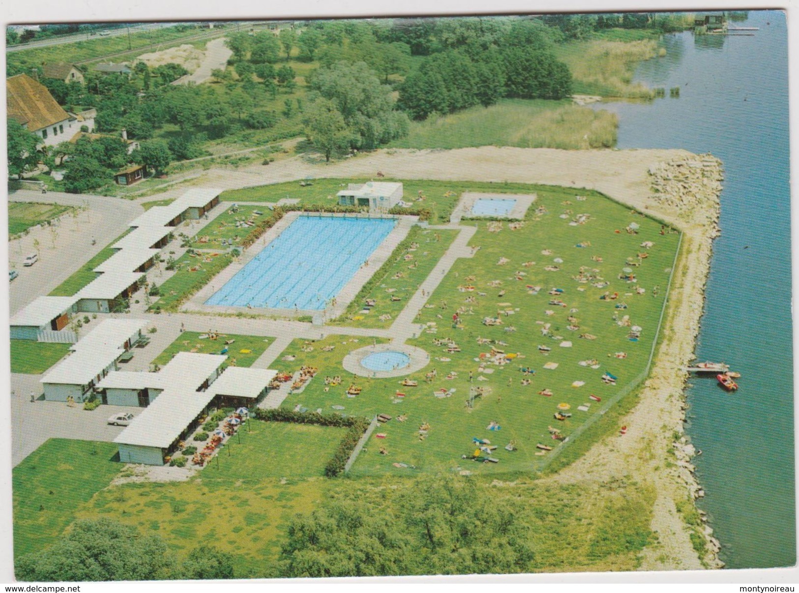 Sport : La  Piscine  Du  LANDERON Landeron , Neuchatel , Suisse - Salto De Trampolin