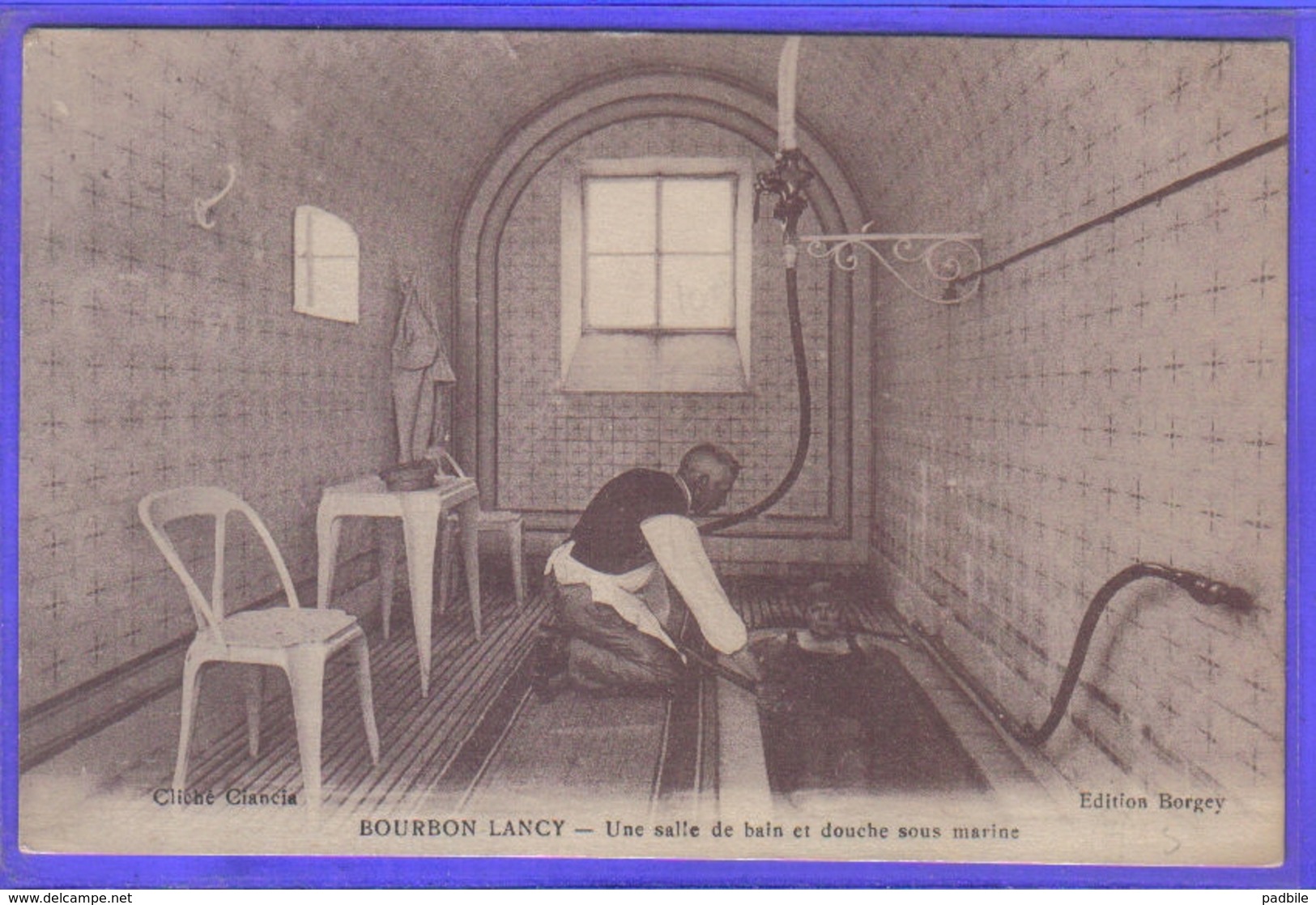 Carte Postale 71. Bourbon-Lancy  Une Salle De Ban Et Douche Sous Marine    Très Beau Plan - Autres & Non Classés