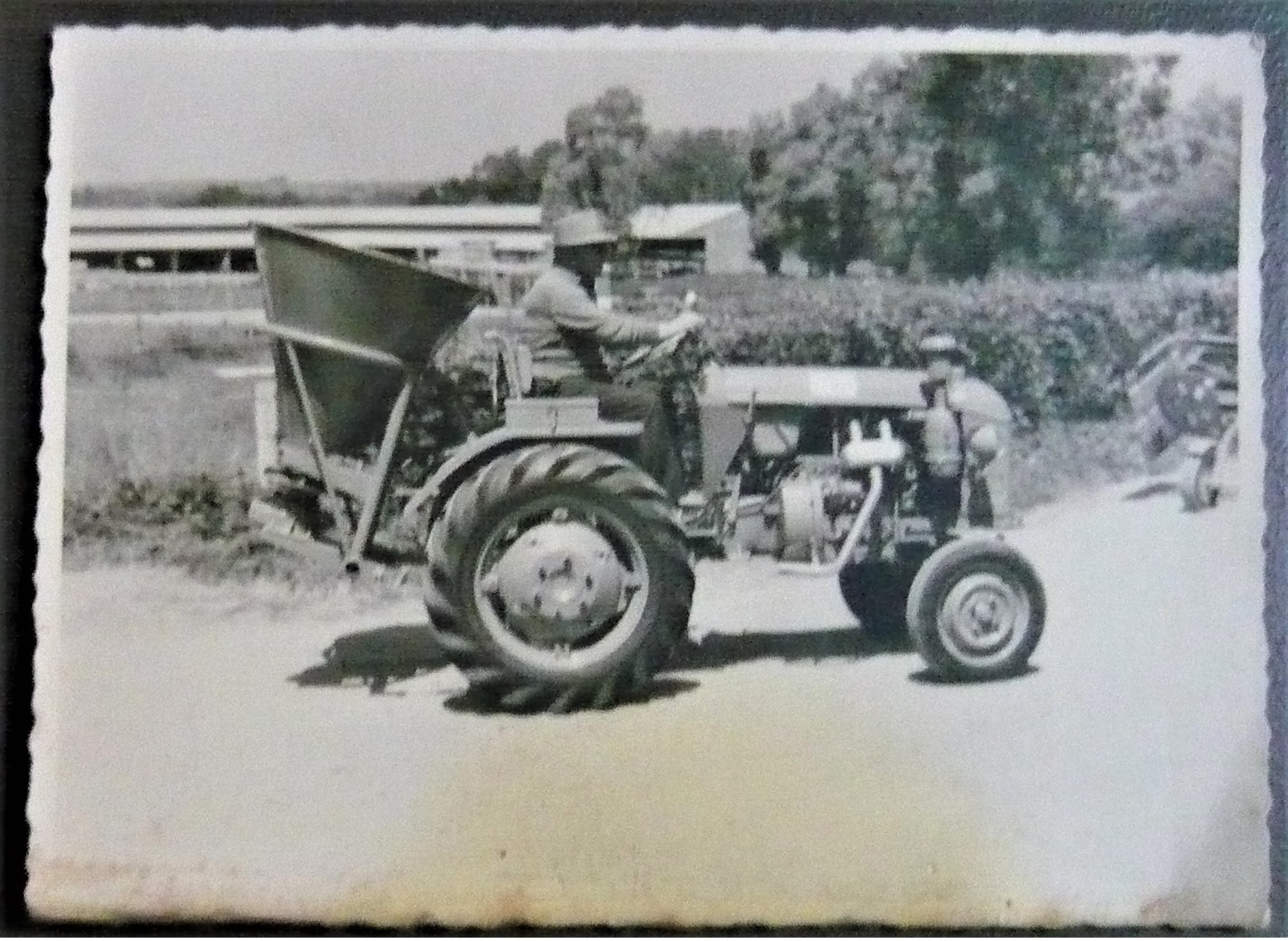 Ancienne  Photo Tracteur RENAULT D22 11,5 X 8,5 Cm - Autres & Non Classés