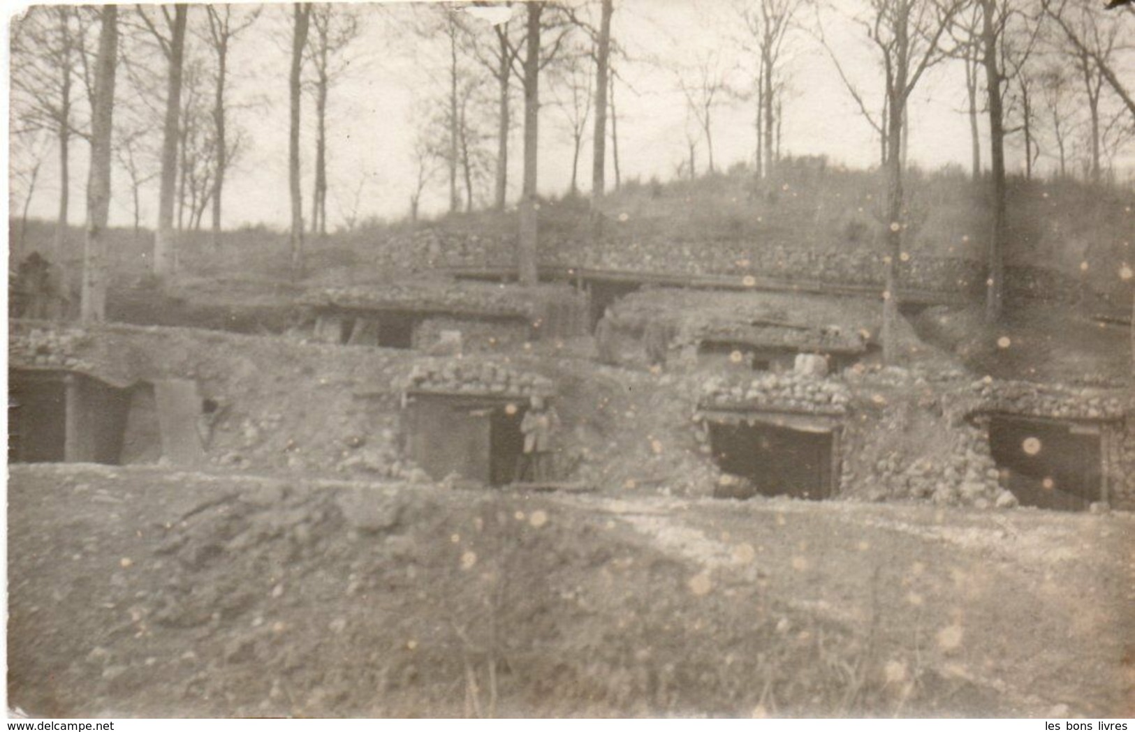 Guerre 14/18 Abris Près Des Tranchées ( Front De L'Est ) 13x8 - Guerre, Militaire