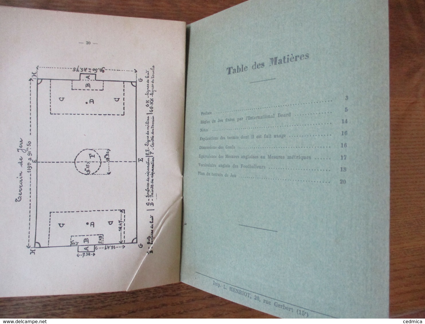 REGLES OFFICIELLES DU FOOTBALL ASSOCIATION FIXEES PAR L'INTERNATIONAL BOARD SAISON 1931-32 - Livres
