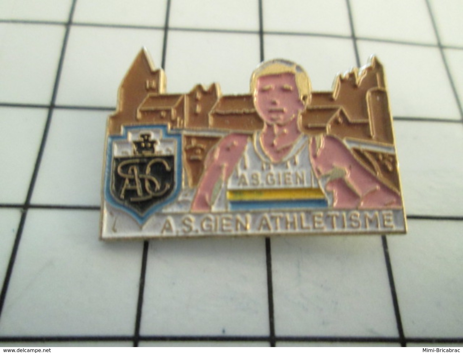 816a Pin's Pins / Beau Et Rare / THEME : SPORTS / ATHLETISME A.S. GIEN - Athlétisme